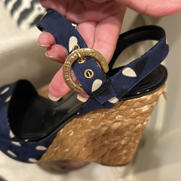 LOUIS VUITTON size 38 wedges in navy with white and black accents. - Picture 3 of 8